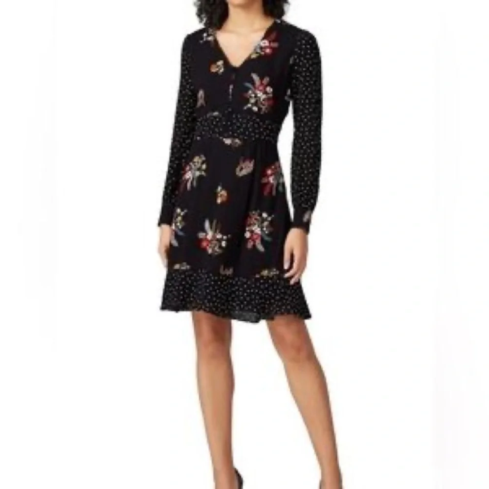 Black Floral V-Neck Long Sleeve Dress